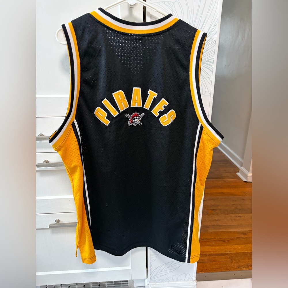 Lee Sport pirates jersey